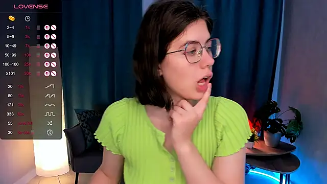 Snapshot of BellaCaress chatting on 10-03-25, 07:16 BellaCaress online show from 10-03-25, 07:16