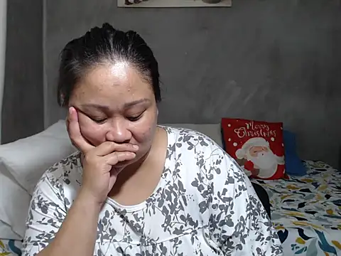 Snapshot of jengrey chatting on 01-14-26, 01:00 jengrey online show from 01-14-26, 01:00