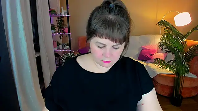 Snapshot of CrystaalStaar chatting on 10-13-25, 07:25 CrystaalStaar online show from 10-13-25, 07:25