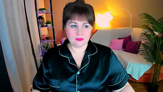 CrystaalStaar online show from 11-18-25, 08:24