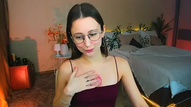 YourLovellyStory online show from 11-20-25, 09:20