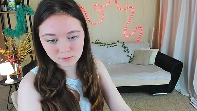 AlluringLookk online show from 10-04-25, 04:38