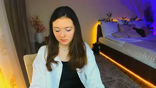 AlluringLookk online show from 11-08-25, 09:09