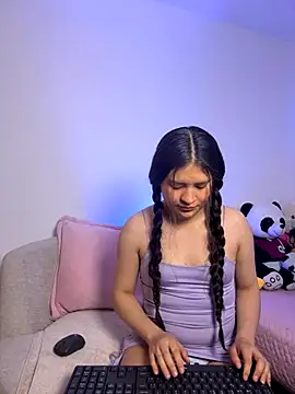 Emilyybennet  online show from 11-21-25, 08:02