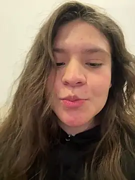 Snapshot of Emilyybennet_ chatting on 06-04-26, 03:23 Emilyybennet online show from 06-04-26, 03:23
