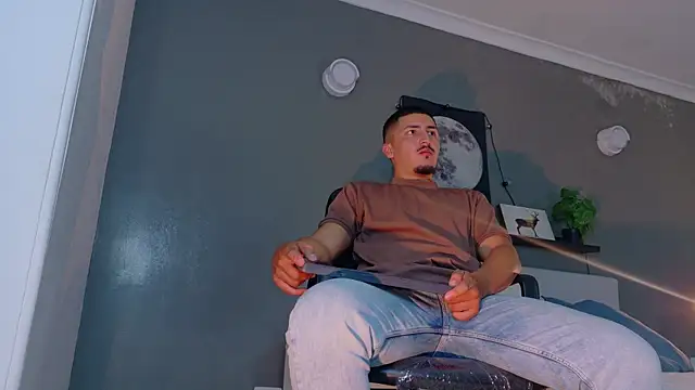 MrFox   online show from 10-29-25, 07:48