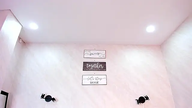 Snapshot of Emilia_Bons chatting on 02-04-26, 01:44 Emilia Bons online show from 02-04-26, 01:44