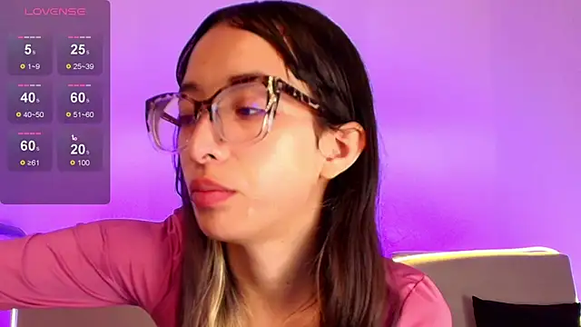 Emilia Bons online show from 04-13-26, 02:44