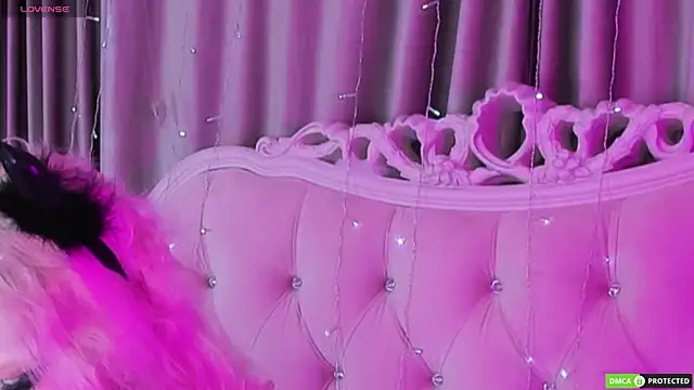 Snapshot of CarolLamb chatting on 11-02-25, 06:43 CarolLamb online show from 11-02-25, 06:43