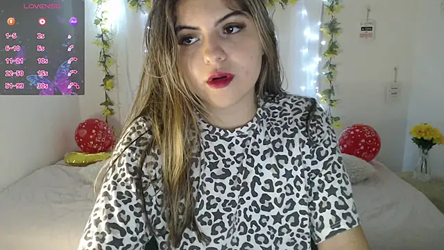 Snapshot of Alisson_5_ chatting on 09-20-25, 09:43 Alisson 5 online show from 09-20-25, 09:43