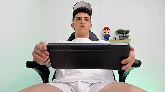 Snapshot of Mikecooper chatting on 02-03-26, 02:21 Mikecooper online show from 02-03-26, 02:21