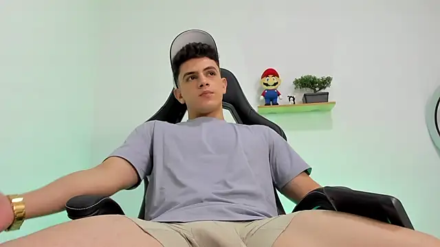 Snapshot of Mikecooper chatting on 02-06-26, 05:23 Mikecooper online show from 02-06-26, 05:23