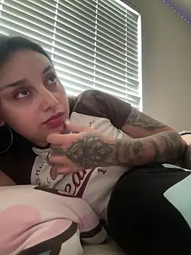 CharmingMaddie online show from 04-15-26, 08:09