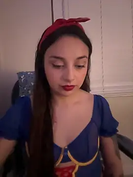 Snapshot of CharmingMaddie chatting on 04-28-26, 05:34 CharmingMaddie online show from 04-28-26, 05:34