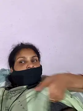 Love-pari077 online show from 11-11-25, 04:07