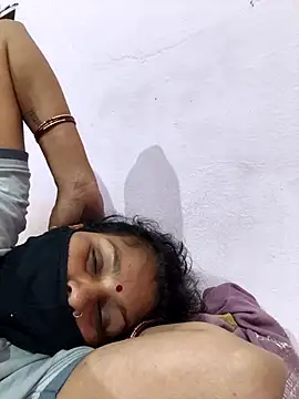 Snapshot of Love-pari077 chatting on 01-06-26, 12:36 Love-pari077 online show from 01-06-26, 12:36