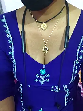 Snapshot of Love-pari077 chatting on 02-16-26, 03:41 Love-pari077 online show from 02-16-26, 03:41