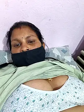 Snapshot of Love-pari077 chatting on 04-08-26, 04:18 Love-pari077 online show from 04-08-26, 04:18