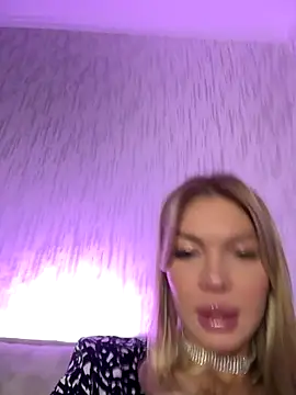 Snapshot of miss_veroNika chatting on 12-16-25, 02:27 miss veroNika online show from 12-16-25, 02:27