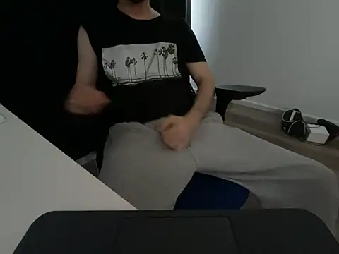 Frankieyyy1 online show from 04-01-26, 05:32