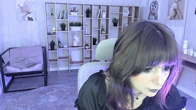 CrystallBloom online show from 10-28-25, 04:09