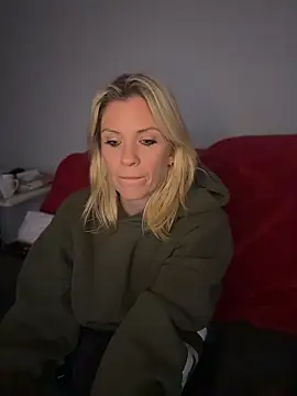 Lexi-Lux-X online show from 04-26-26, 03:59