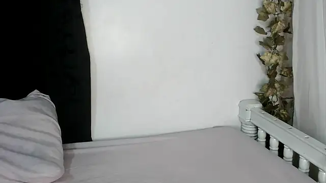 angelainparis28 online show from 09-20-25, 06:36