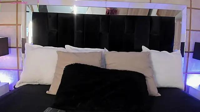 Snapshot of GretaVelvet chatting on 10-12-25, 06:40 GretaVelvet online show from 10-12-25, 06:40