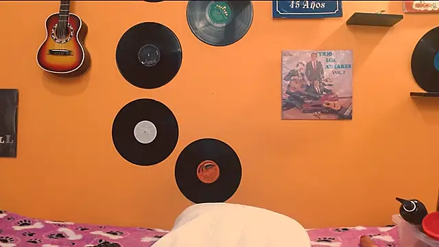 meisevil77 online show from 12-05-25, 02:09