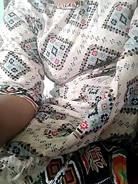 Snapshot of Monika_Telugu_Girl chatting on 11-04-25, 04:44 Monika Telugu Girl online show from 11-04-25, 04:44