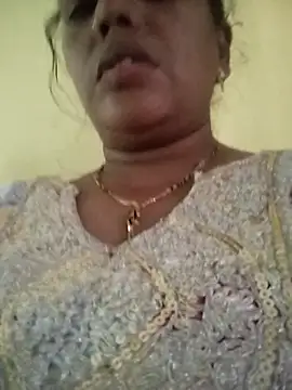 Snapshot of Monika_Telugu_Girl chatting on 11-11-25, 08:25 Monika Telugu Girl online show from 11-11-25, 08:25