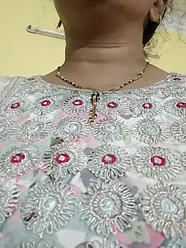 Snapshot of Monika_Telugu_Girl chatting on 11-29-25, 06:38 Monika Telugu Girl online show from 11-29-25, 06:38