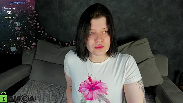 Snapshot of Michele_Greenn chatting on 10-24-25, 01:13 Michele Greenn online show from 10-24-25, 01:13