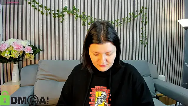 Snapshot of Michele_Greenn chatting on 11-03-25, 01:08 Michele Greenn online show from 11-03-25, 01:08