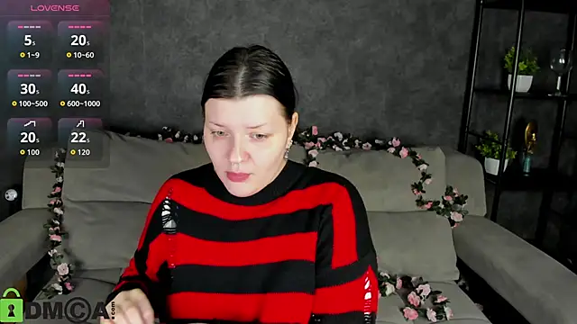 Snapshot of Michele_Greenn chatting on 11-07-25, 12:21 Michele Greenn online show from 11-07-25, 12:21