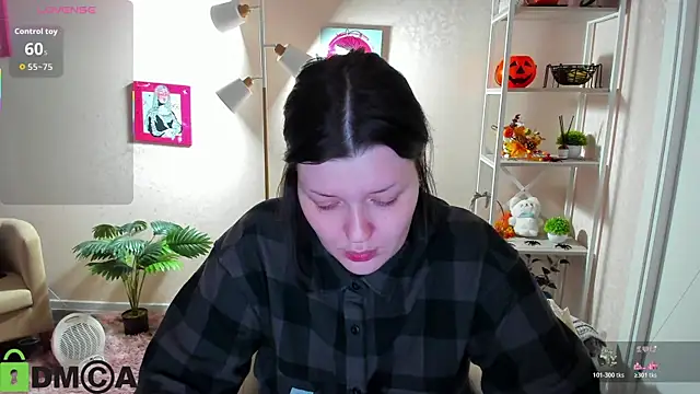 Snapshot of Michele_Greenn chatting on 11-18-25, 03:05 Michele Greenn online show from 11-18-25, 03:05