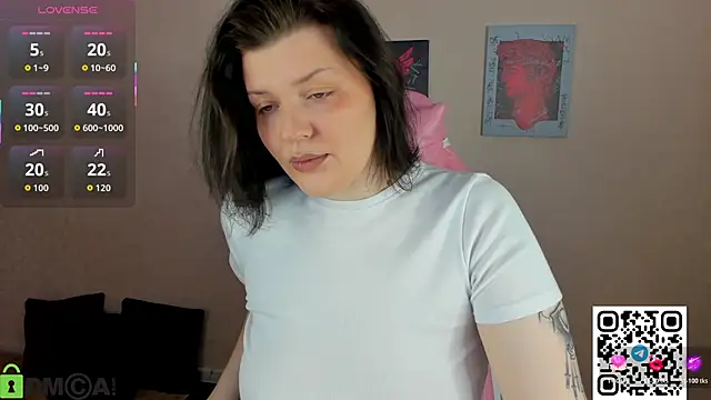 Snapshot of Michele_Greenn chatting on 11-28-25, 05:04 Michele Greenn online show from 11-28-25, 05:04