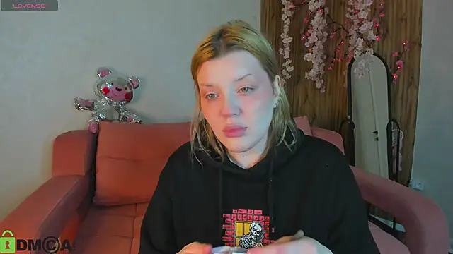 Michele Greenn online show from 04-06-26, 01:03