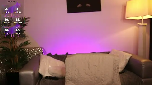 Snapshot of NovaHollisx chatting on 09-17-25, 04:03 NovaHollisx online show from 09-17-25, 04:03