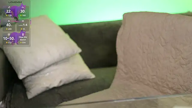 Snapshot of NovaHollisx chatting on 10-19-25, 04:24 NovaHollisx online show from 10-19-25, 04:24