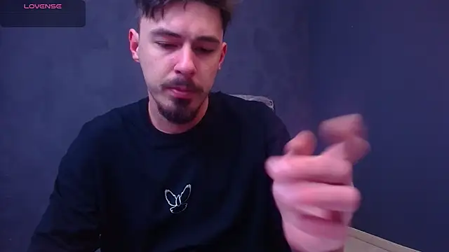 Snapshot of EnzoRace chatting on 12-02-25, 05:35 EnzoRace online show from 12-02-25, 05:35