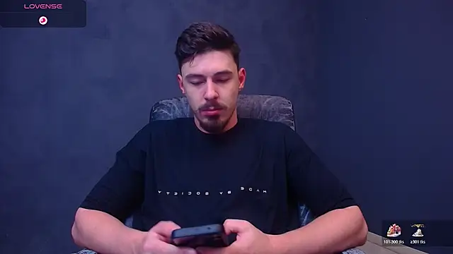 Snapshot of EnzoRace chatting on 12-03-25, 05:48 EnzoRace online show from 12-03-25, 05:48