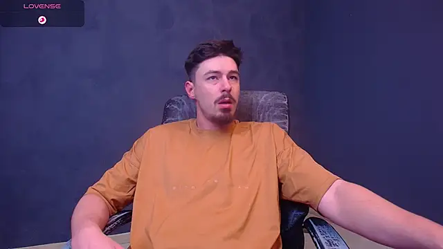 Snapshot of EnzoRace chatting on 12-04-25, 05:50 EnzoRace online show from 12-04-25, 05:50