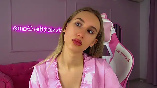 VictoriaHopsons online show from 11-29-25, 06:38