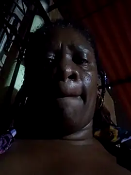 Snapshot of randyboom chatting on 12-11-24, 10:47 randyboom online show from 12-11-24, 10:47