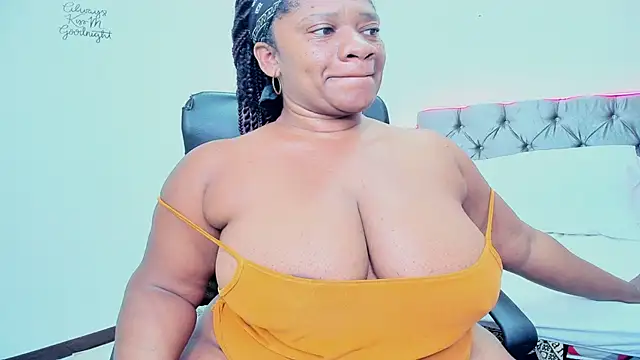 Snapshot of randyboom chatting on 12-13-24, 11:23 randyboom online show from 12-13-24, 11:23