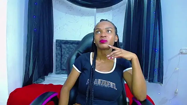 mia  thomson  online show from 11-23-25, 01:22