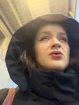 Snapshot of KittyQueeny chatting on 12-20-25, 12:34 KittyQueeny online show from 12-20-25, 12:34