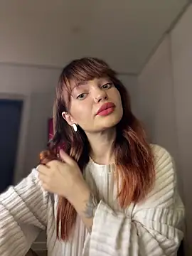 Snapshot of SaraLow chatting on 11-23-25, 11:59 SaraLow online show from 11-23-25, 11:59