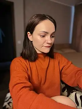 Snapshot of SaraLow chatting on 03-21-26, 11:48 SaraLow online show from 03-21-26, 11:48